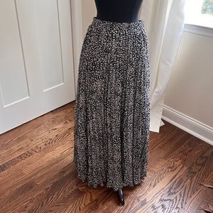Black and White Boutique Maxi skirt